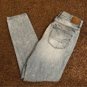 American Eagle | Distressed Mom Jeans